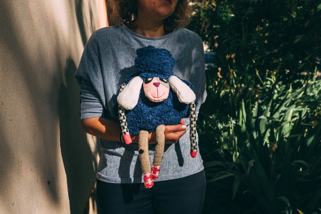 Oaia Mouton Bleu - jucării și echipamente pentru copii - jucării și accesorii pentru copii - păpuși de joacă - Artynos.ro