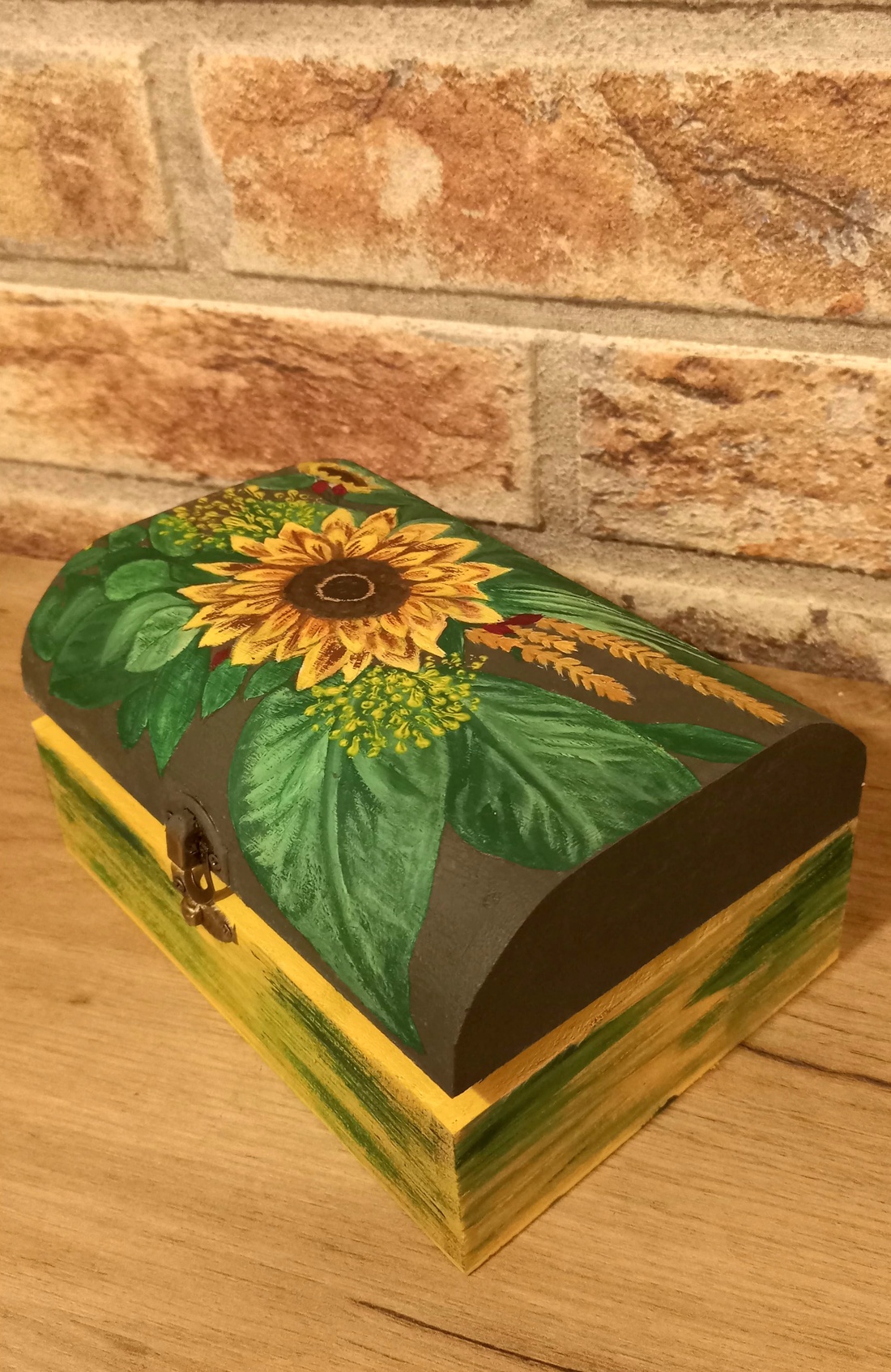 Cutie Floarea-soarelui - casă & stil de viață - accesorii pentru decorat casa - decorațiuni de masă și decorațiuni pentru rafturi - cutii decor, cutii de suveniruri - Artynos.ro Cutie Floarea-soarelui - casă & stil de viață - accesorii pentru decorat casa - decorațiuni de masă și decorațiuni pentru rafturi - cutii decor, cutii de suveniruri - Artynos.ro