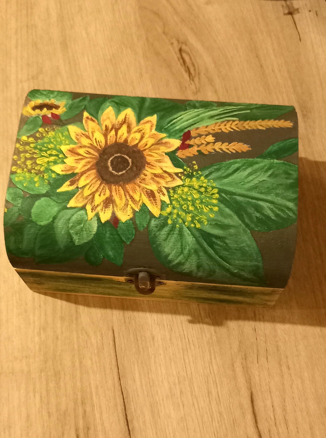 Cutie Floarea-soarelui - casă & stil de viață - accesorii pentru decorat casa - decorațiuni de masă și decorațiuni pentru rafturi - cutii decor, cutii de suveniruri - Artynos.ro Cutie Floarea-soarelui - casă & stil de viață - accesorii pentru decorat casa - decorațiuni de masă și decorațiuni pentru rafturi - cutii decor, cutii de suveniruri - Artynos.ro