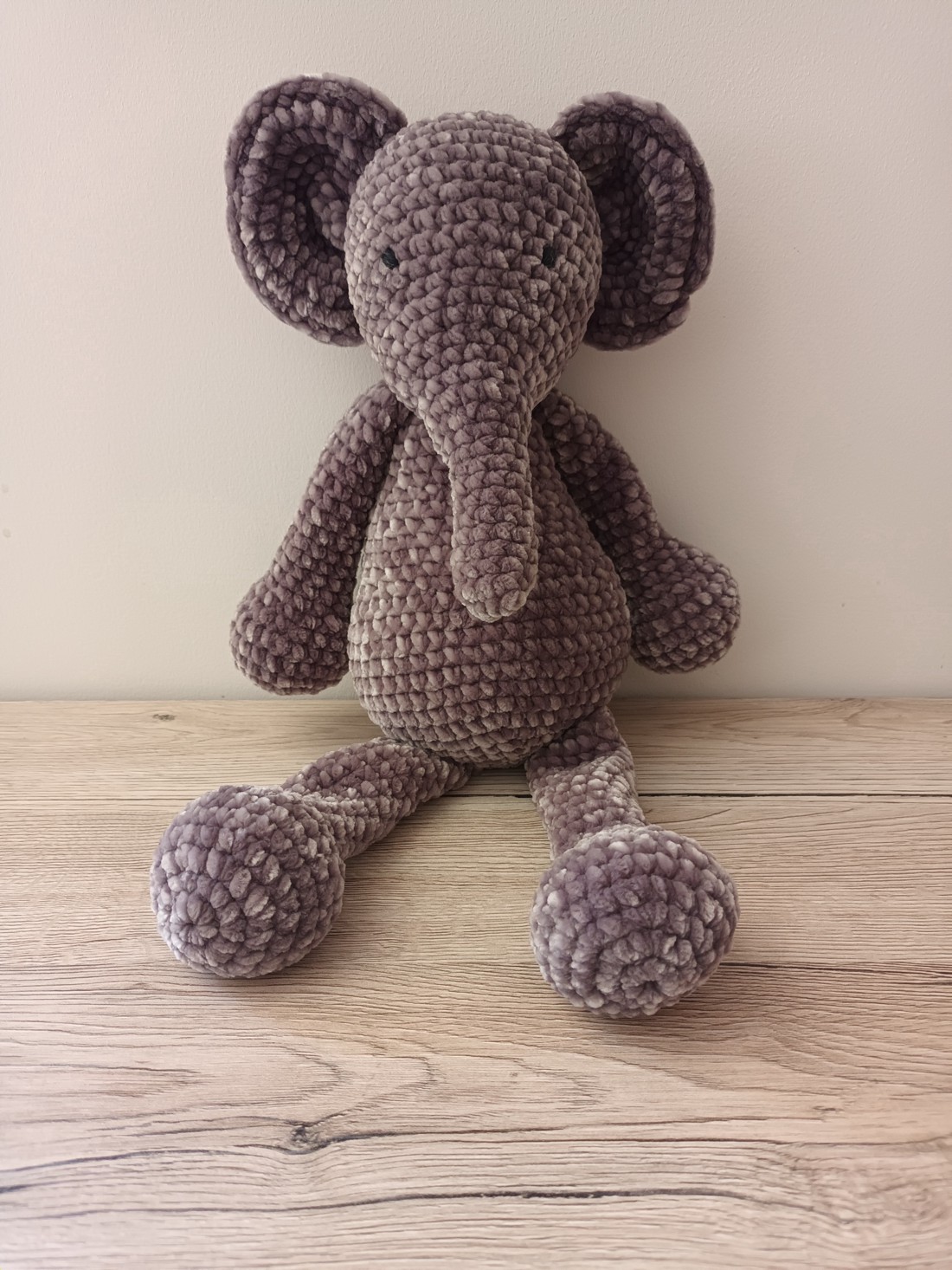 Elefant de pluș Amigurumi - jucării și echipamente pentru copii - plușuri - elefant de pluș - Artynos.ro