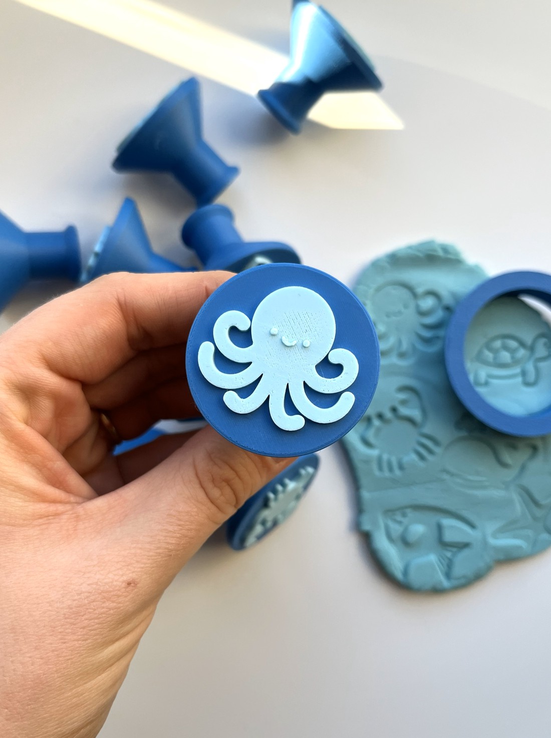 Set de ștampile și forme de prăjituri Animale marine din plastilină � balenă, caracatiță - jucării și echipamente pentru copii - puzzle, jocuri puzzle - puzzle cu forme - Artynos.ro