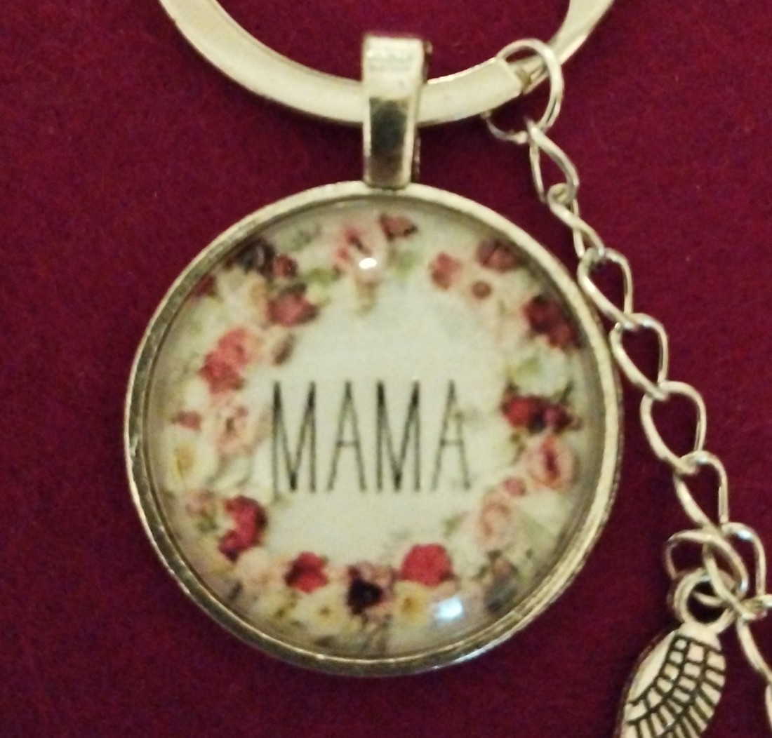 breloc cu inscripția MAMA - - Artynos.ro breloc cu inscripția MAMA - - Artynos.ro