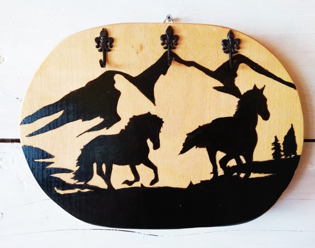 Breloc de perete ecvestru - casă & stil de viață - accesorii pentru decorat casa - decorațiuni de pereți, decorațiuni suspendate - suport pentru chei - Artynos.ro Breloc de perete ecvestru - casă & stil de viață - accesorii pentru decorat casa - decorațiuni de pereți, decorațiuni suspendate - suport pentru chei - Artynos.ro