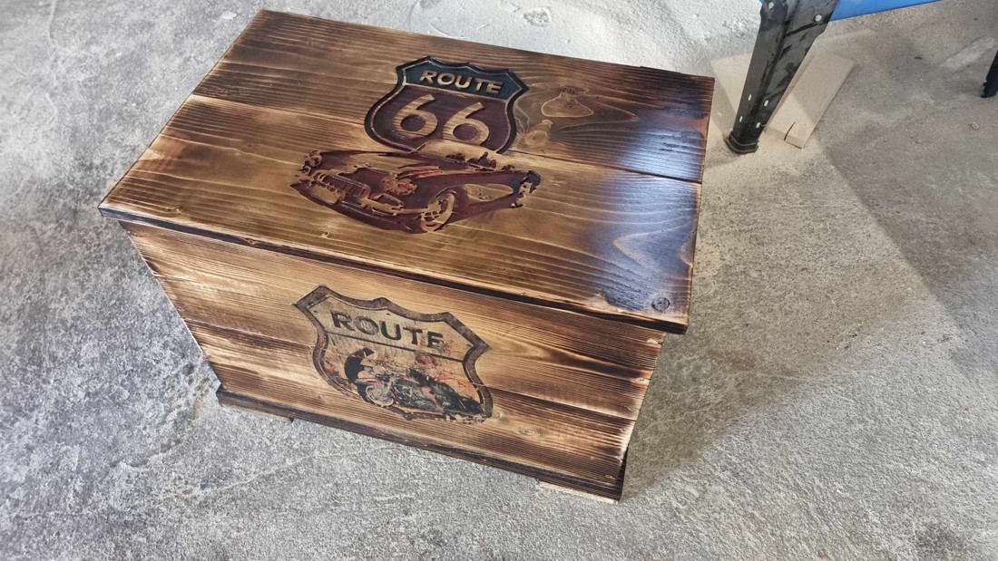 Lada din lem cu simbol Route 66 - casă & stil de viață - materiale de depozitare și sortare - ladă depozitare - Artynos.ro