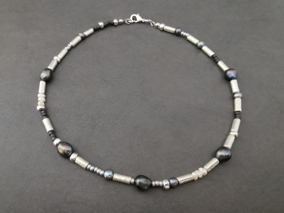 Colier cu perle de cultura si margele din ceramica CP34 - bijuterii - coliere - coliere din perle - Artynos.ro