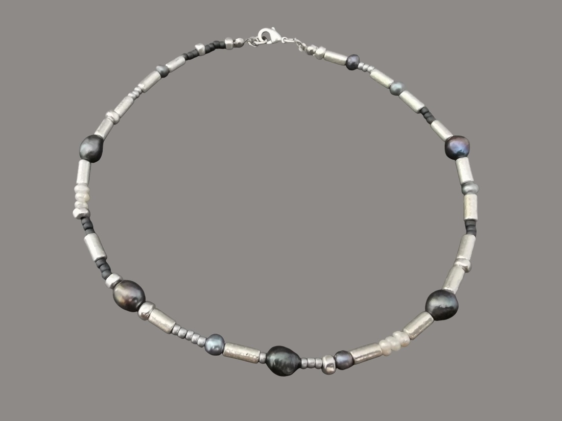 Colier cu perle de cultura si margele din ceramica CP34 - bijuterii - coliere - coliere din perle - Artynos.ro