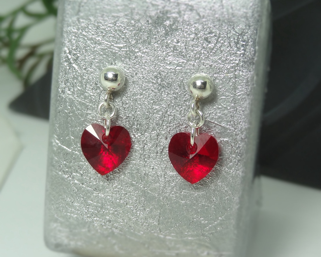Cercei cu cristale Swarovski - Heart - bijuterii - cercei - cercei cu franjuri - Artynos.ro Cercei cu cristale Swarovski - Heart - bijuterii - cercei - cercei cu franjuri - Artynos.ro