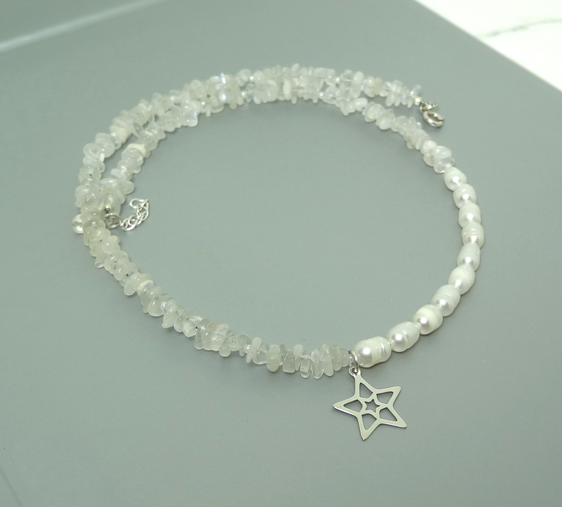 Colier asimetric perle naturale si piatra lunii - bijuterii - coliere - coliere din mărgele - Artynos.ro