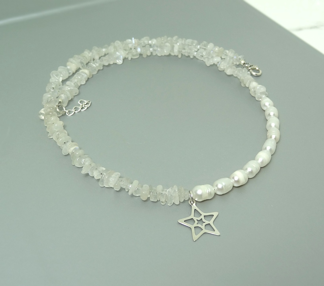 Colier asimetric perle naturale si piatra lunii - bijuterii - coliere - coliere din mărgele - Artynos.ro