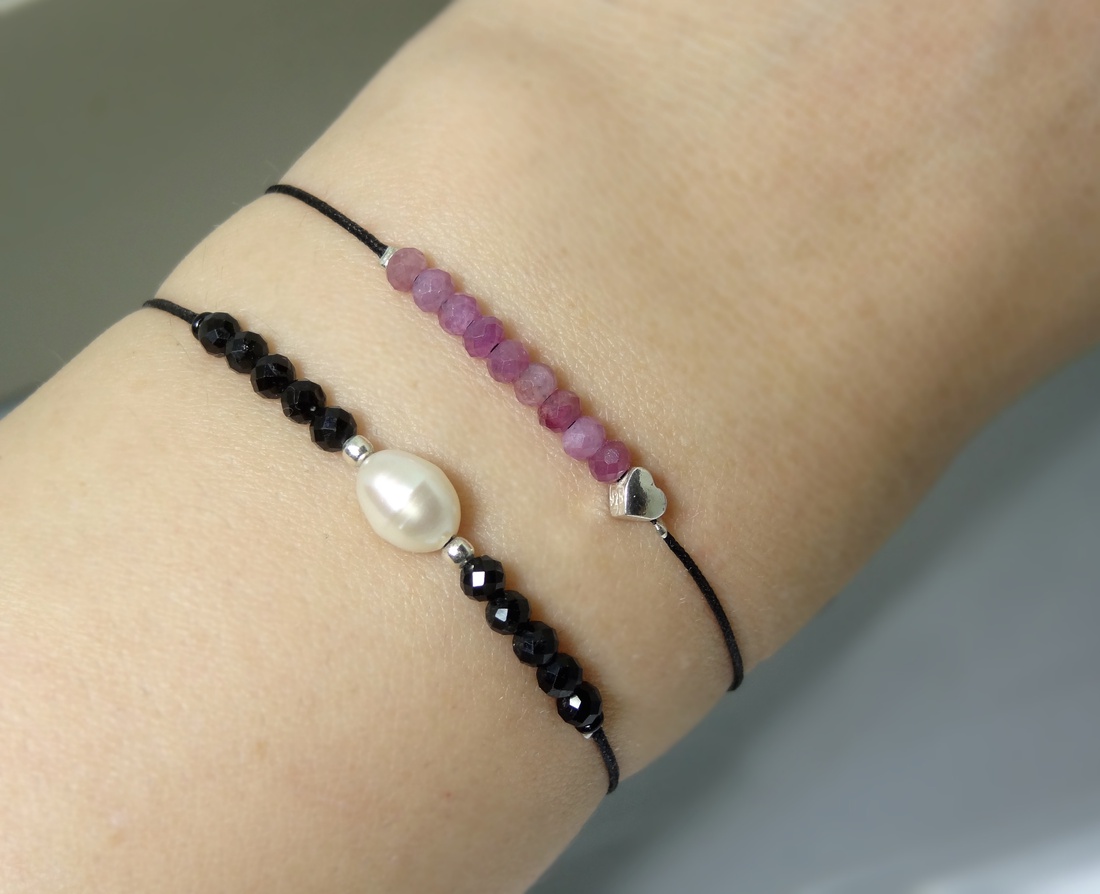 Bratara minimalista din rubin si charm inimioara - bijuterii - brățări - brățară cu mărgele - Artynos.ro Bratara minimalista din rubin si charm inimioara - bijuterii - brățări - brățară cu mărgele - Artynos.ro