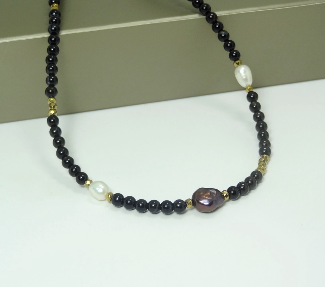 Colier din onix negru, perle si hematit. - bijuterii - coliere - coliere cu mărgele - Artynos.ro Colier din onix negru, perle si hematit. - bijuterii - coliere - coliere cu mărgele - Artynos.ro