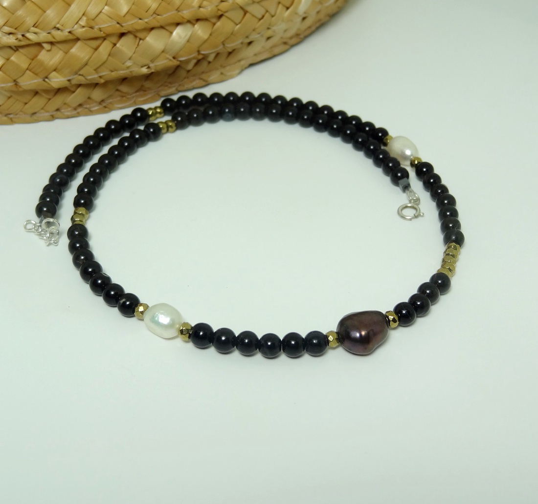 Colier din onix negru, perle si hematit. - bijuterii - coliere - coliere cu mărgele - Artynos.ro Colier din onix negru, perle si hematit. - bijuterii - coliere - coliere cu mărgele - Artynos.ro