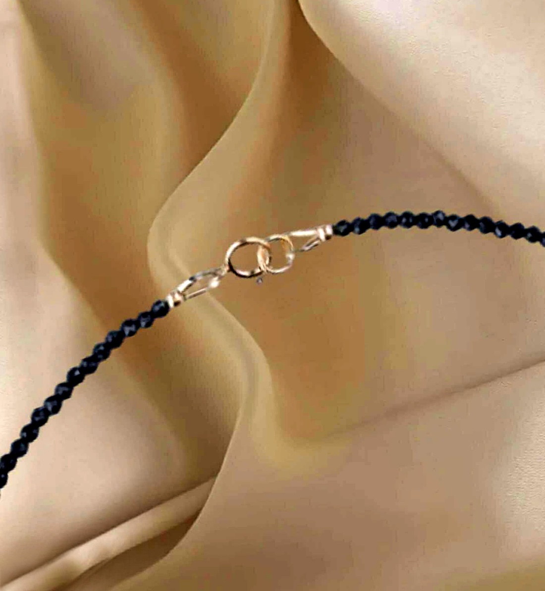 Colier turmalina neagra si aur filat de 14K - bijuterii - coliere - coliere cu mărgele - Artynos.ro Colier turmalina neagra si aur filat de 14K - bijuterii - coliere - coliere cu mărgele - Artynos.ro