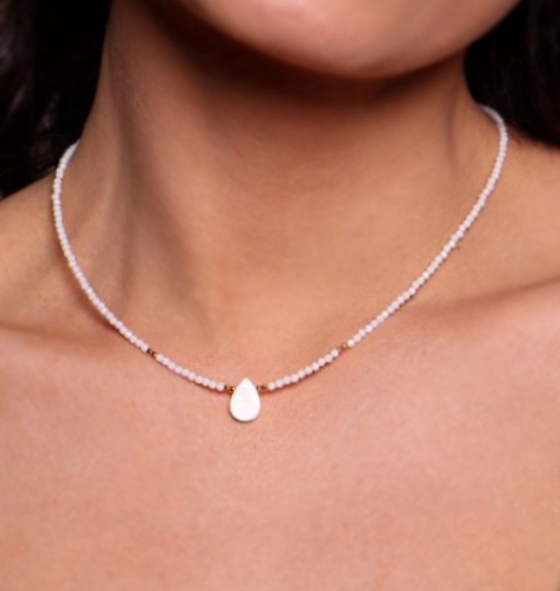 Colier sidef natural fatetat si aur filat de 14K - bijuterii - coliere - coliere cu mărgele - Artynos.ro Colier sidef natural fatetat si aur filat de 14K - bijuterii - coliere - coliere cu mărgele - Artynos.ro
