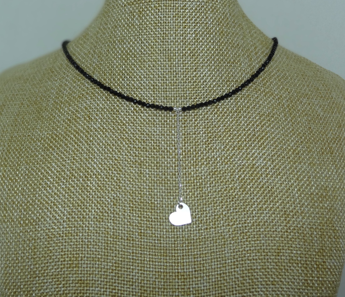 Colier turmalina neagra accesorizat cu pandantiv inimioara. - bijuterii - coliere - coliere cu mărgele - Artynos.ro