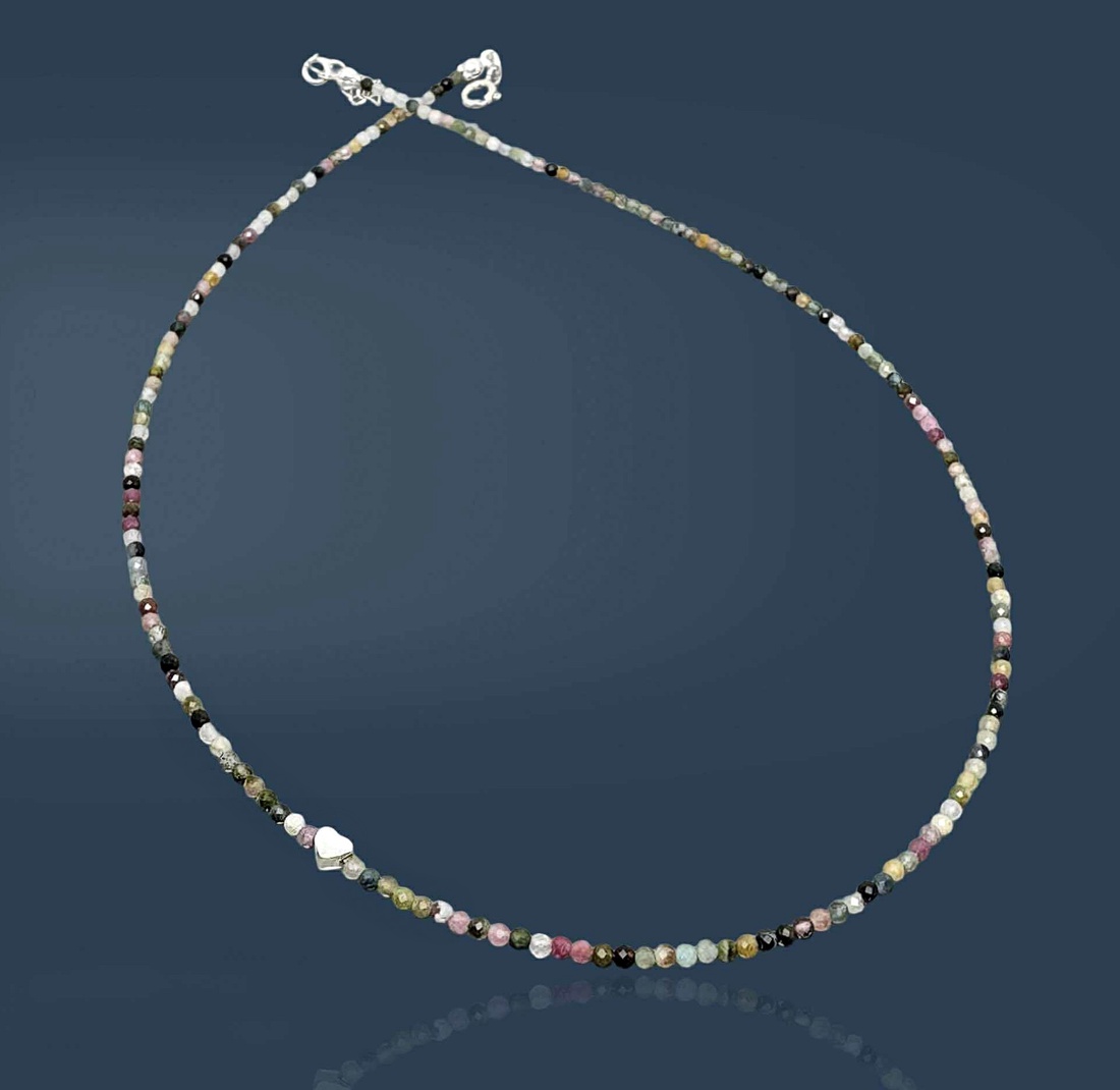 Colier turmalina multicolora fatetata si charm inimioara - bijuterii - coliere - coliere cu mărgele - Artynos.ro Colier turmalina multicolora fatetata si charm inimioara - bijuterii - coliere - coliere cu mărgele - Artynos.ro