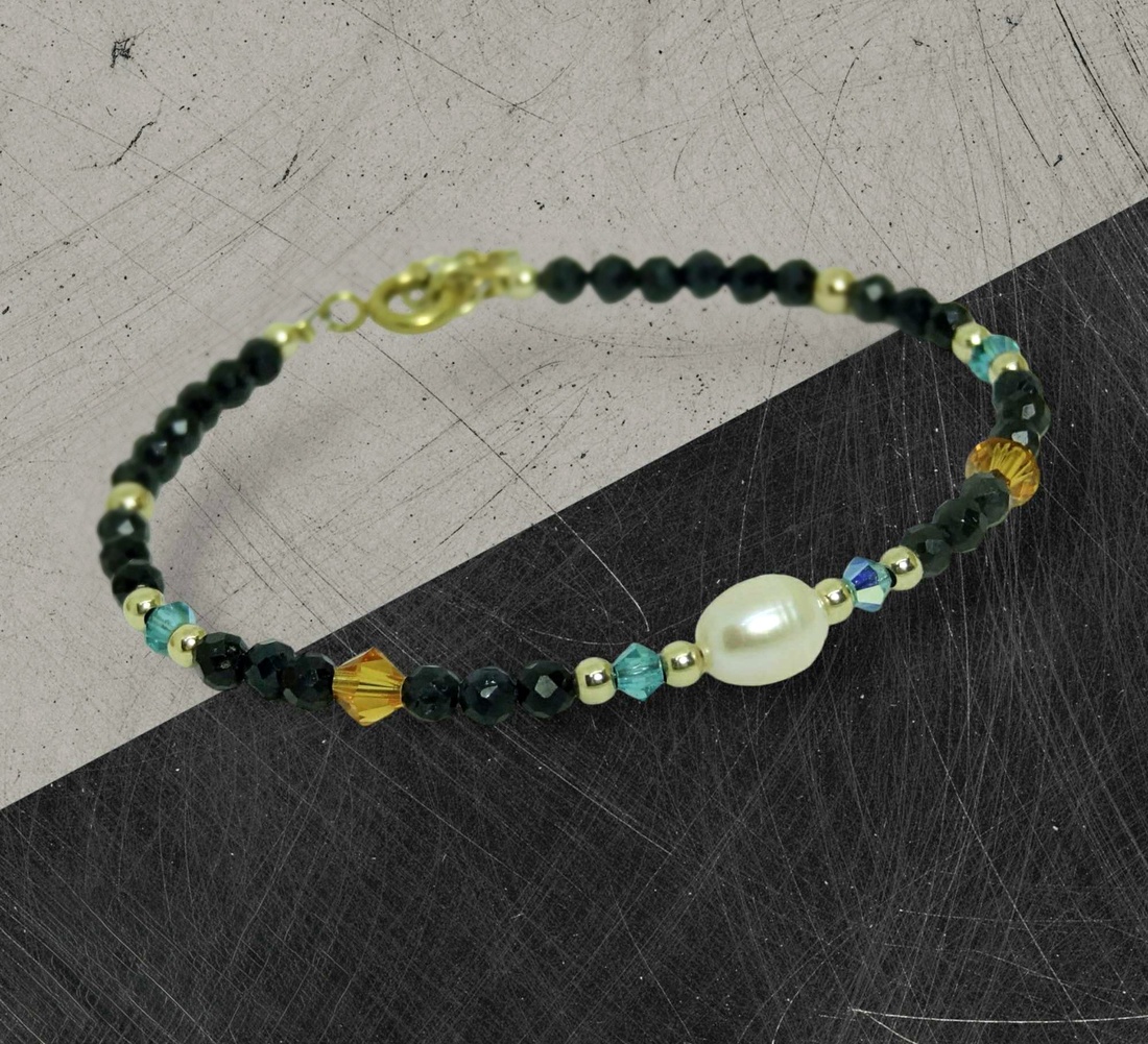 Bratara turmalina, perla, cristale si aur filat de 14k / gold filled - bijuterii - brățări - brățară cu mărgele - Artynos.ro Bratara turmalina, perla, cristale si aur filat de 14k / gold filled - bijuterii - brățări - brățară cu mărgele - Artynos.ro