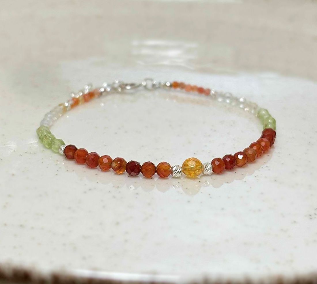Bratara citrin natural, carneol si peridot - bijuterii - brățări - brățară cu mărgele - Artynos.ro Bratara citrin natural, carneol si peridot - bijuterii - brățări - brățară cu mărgele - Artynos.ro