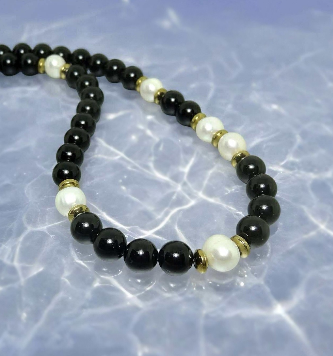 Colier din onix negru, perle naturale si hematit. - bijuterii - coliere - coliere cu mărgele - Artynos.ro Colier din onix negru, perle naturale si hematit. - bijuterii - coliere - coliere cu mărgele - Artynos.ro