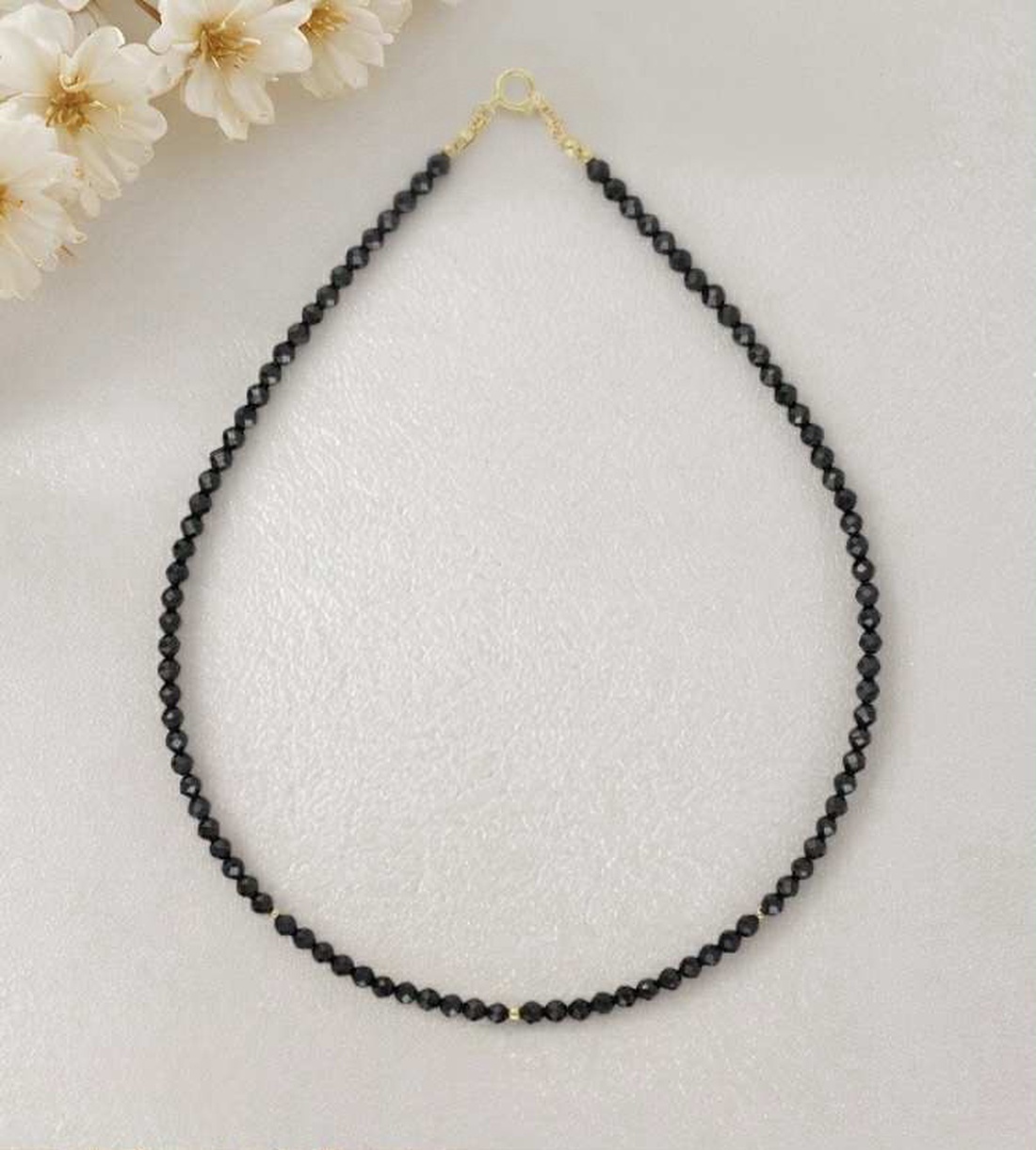 Colier minimalist turmalina neagra - piatra protectie si aur filat  - bijuterii - coliere - coliere cu mărgele - Artynos.ro