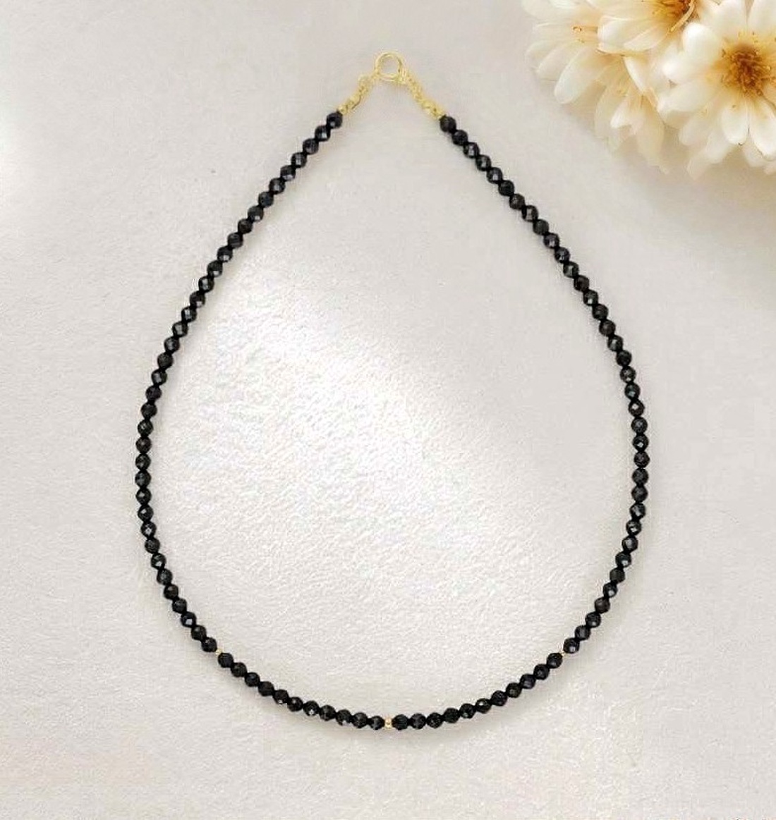 Colier minimalist turmalina neagra - piatra protectie si aur filat  - bijuterii - coliere - coliere cu mărgele - Artynos.ro