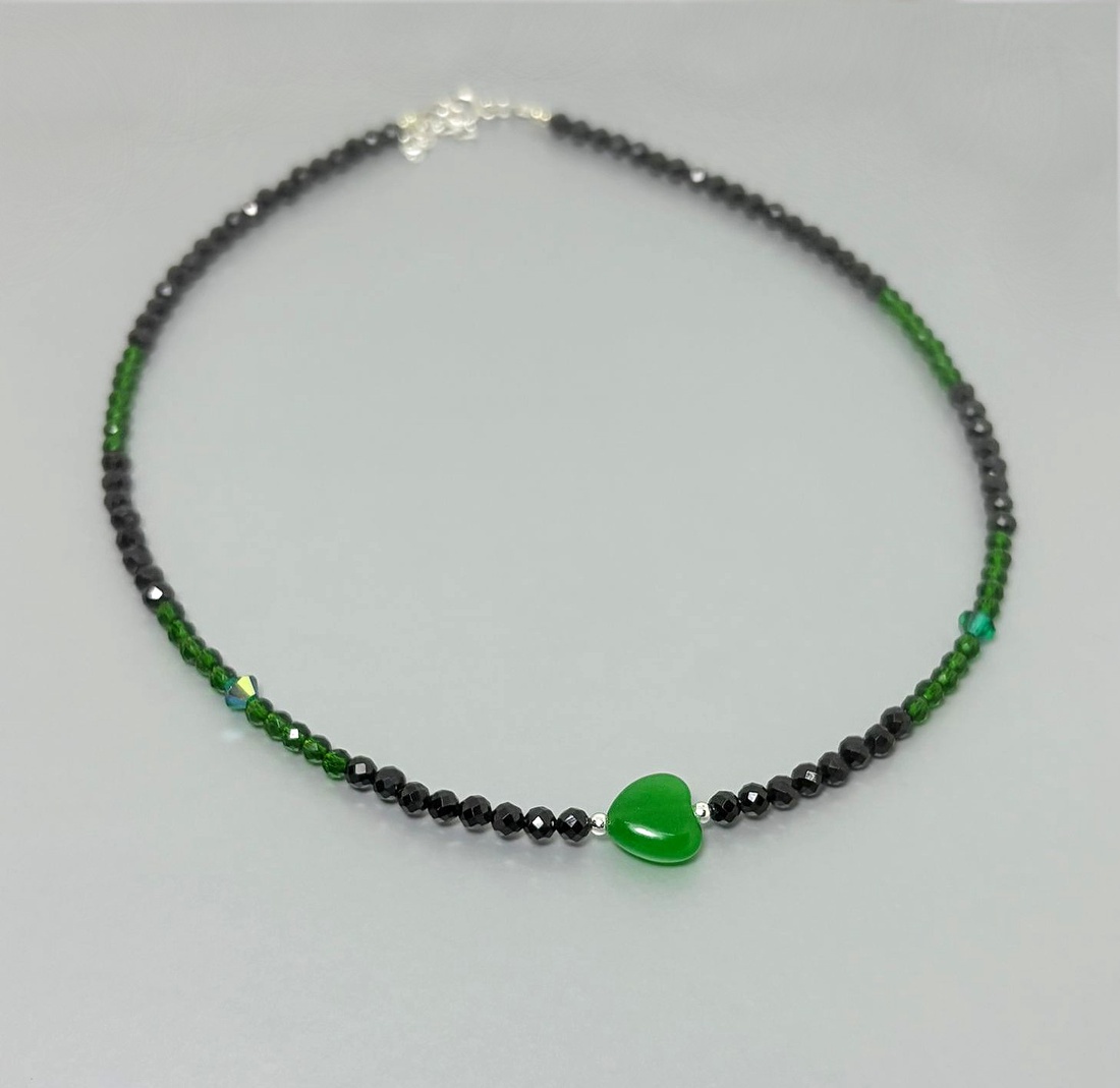 Colier cubic zirconia, jad si turmalina - bijuterii - coliere - coliere din mărgele - Artynos.ro Colier cubic zirconia, jad si turmalina - bijuterii - coliere - coliere din mărgele - Artynos.ro