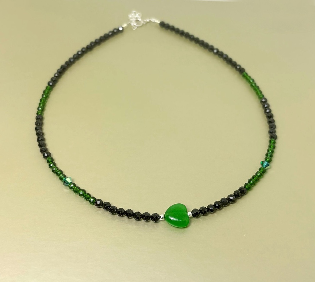 Colier cubic zirconia, jad si turmalina - bijuterii - coliere - coliere din mărgele - Artynos.ro Colier cubic zirconia, jad si turmalina - bijuterii - coliere - coliere din mărgele - Artynos.ro