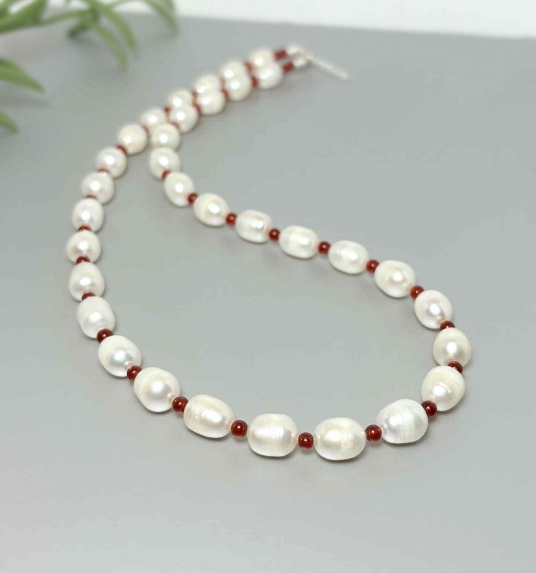 Colier perle de cultura si carneol - bijuterii - coliere - coliere din mărgele - Artynos.ro