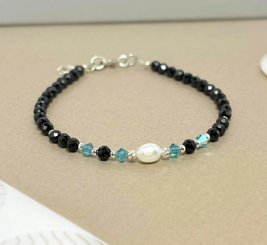 Bratara turmalina neagra, perla cultura si cristale - bijuterii - brățări - brățări din pietre semiprețioase - Artynos.ro
