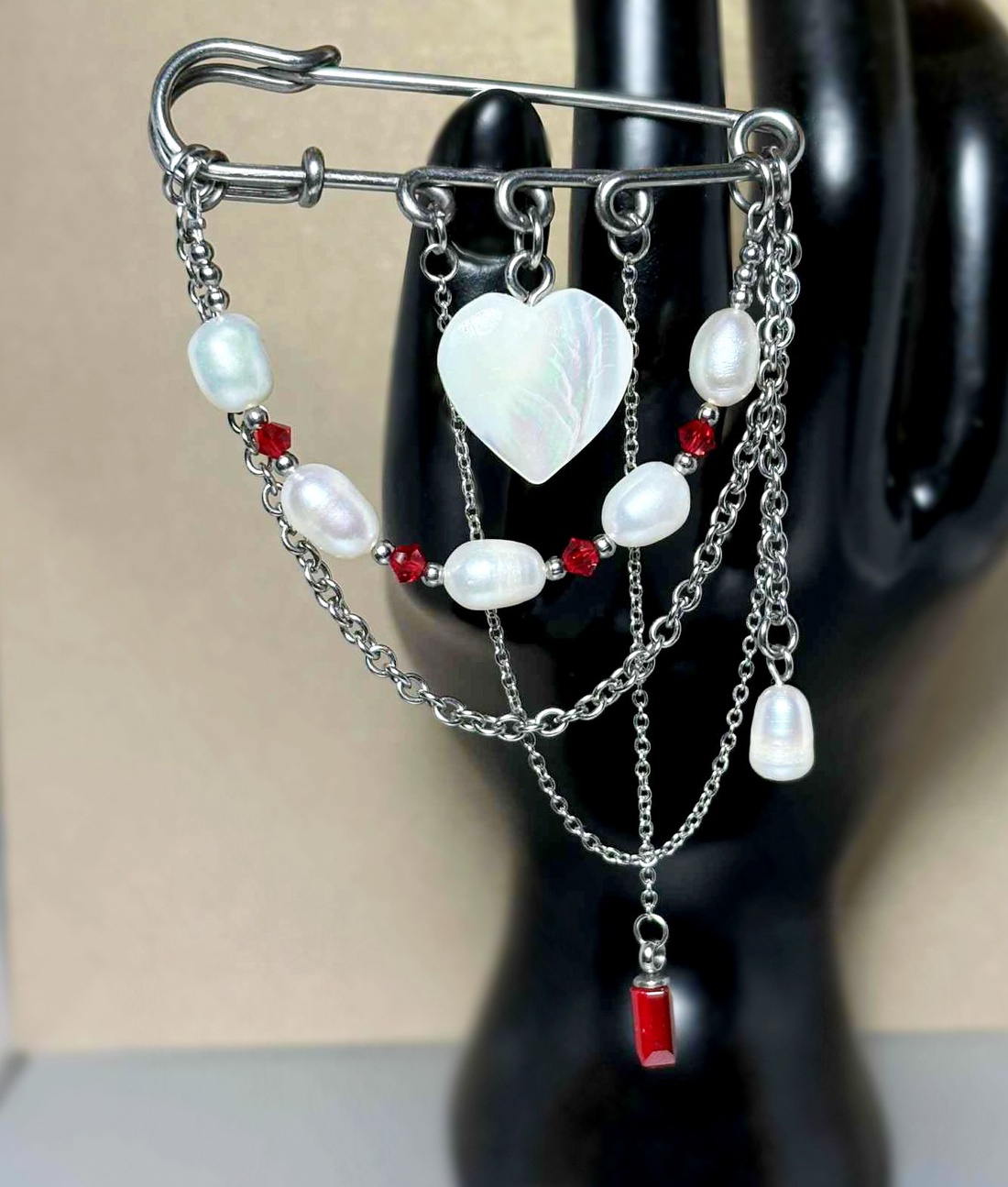 Brosa sidef, cristale Preciosa, perle cultura si otel inoxidabil - bijuterii - broșe - Artynos.ro