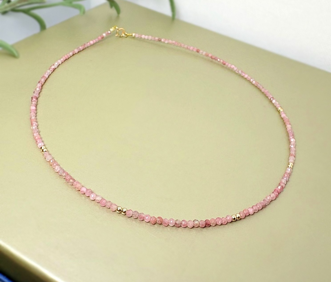 Colier din turmalina roz si aur filat de 14K - bijuterii - coliere - coliere din pietre semiprețioase - Artynos.ro