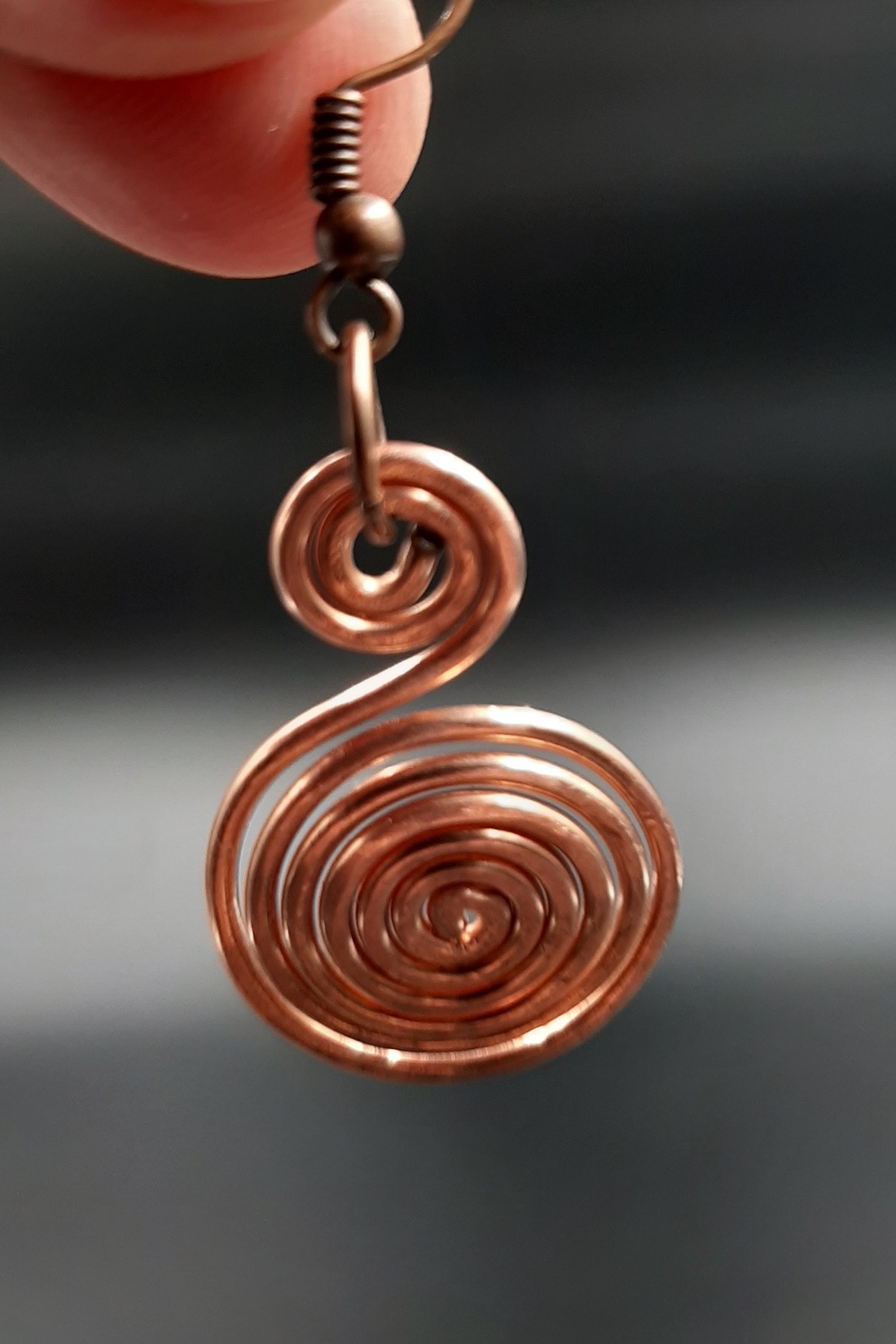 Cercei din cupru cu spirale - bijuterii - cercei - cercei agățați - Artynos.ro Cercei din cupru cu spirale - bijuterii - cercei - cercei agățați - Artynos.ro