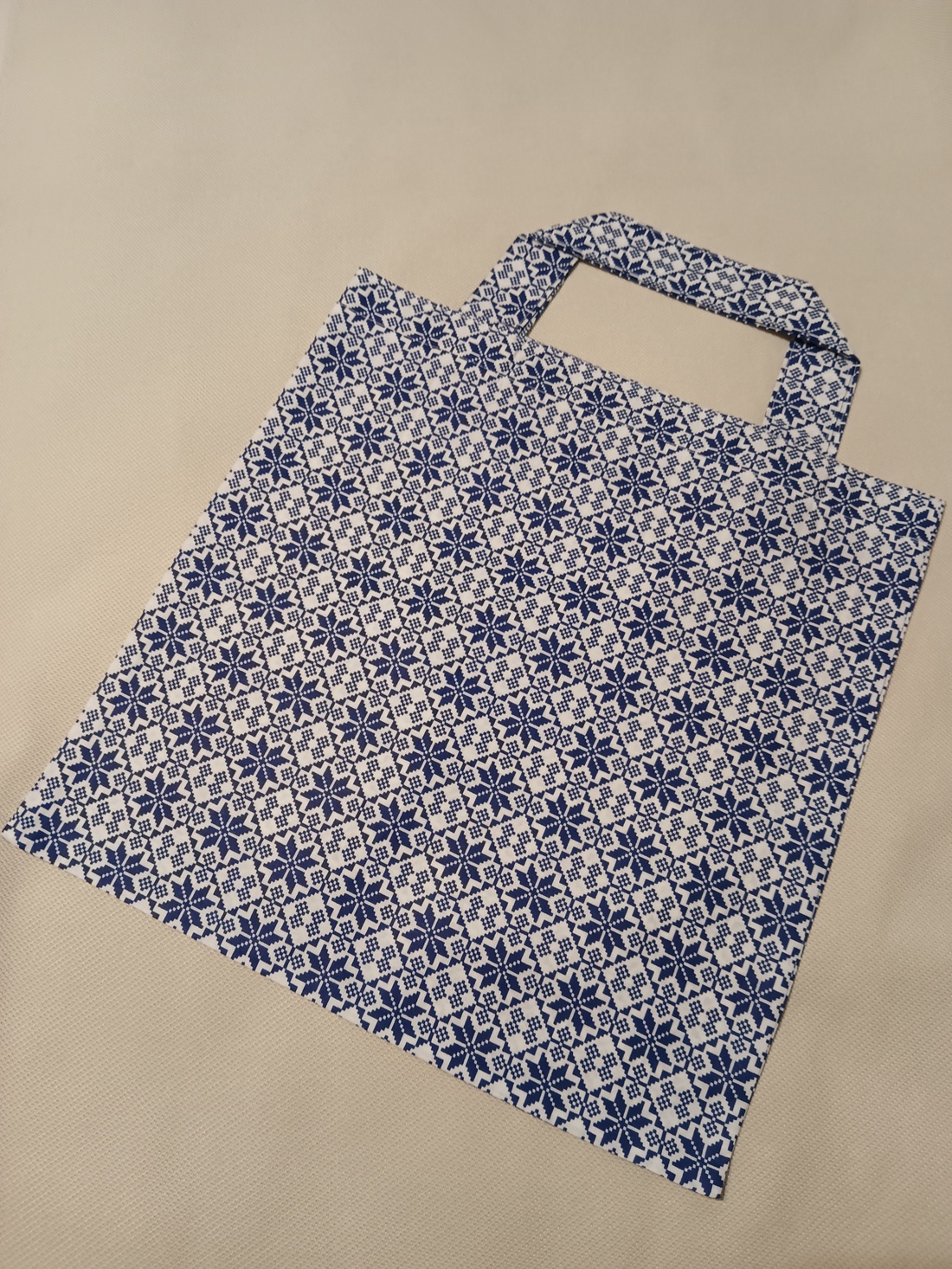 Textiltáska kék keresztszemes mintával - genți și portofele - geantă pentru cumpărături - totebaguri - Artynos.ro