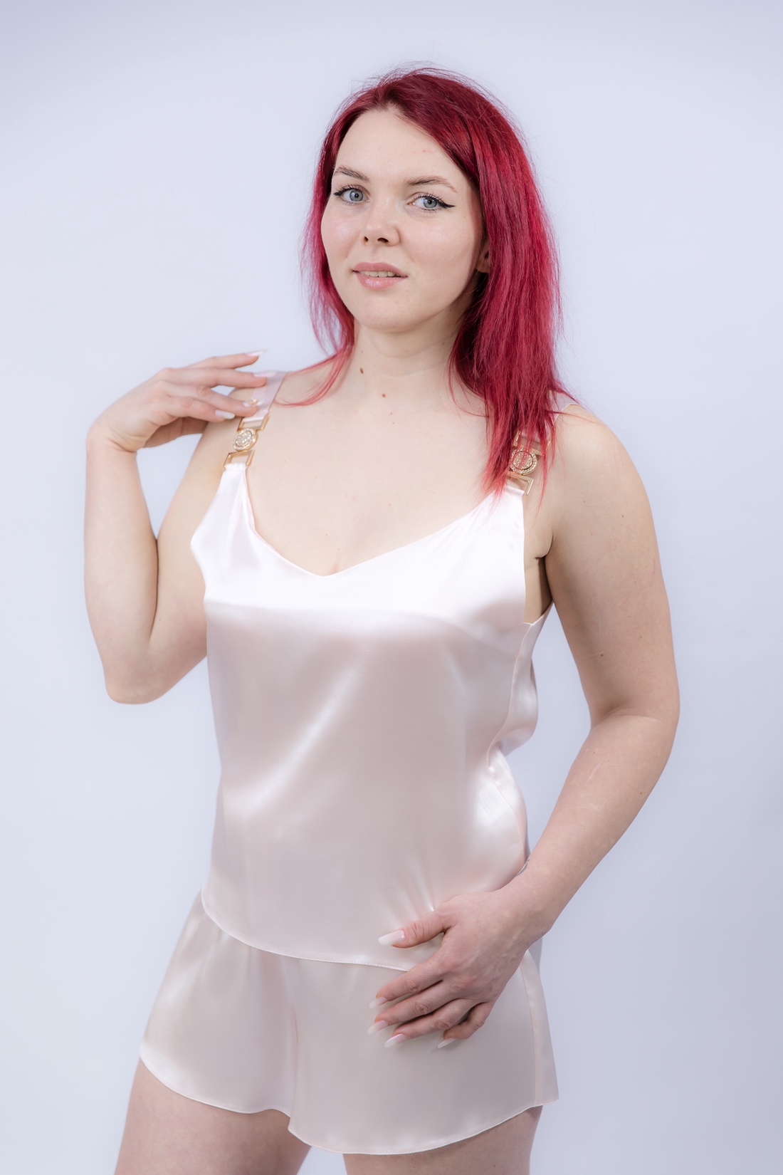 Compleu dama cu detaliu auriu roz foarte deschis - îmbrăcăminte și modă - haine damă - rochie, dintr-o bucată - Artynos.ro