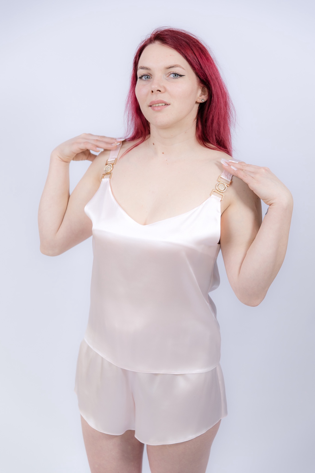 Compleu dama cu detaliu auriu roz foarte deschis - îmbrăcăminte și modă - haine damă - rochie, dintr-o bucată - Artynos.ro