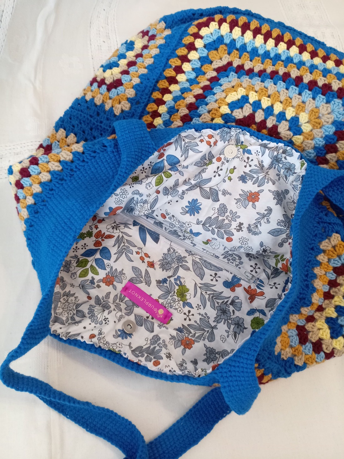 Geantă tote croșetată manual, albastru intens, cu model geometric - genți și portofele - geantă pentru cumpărături - totebaguri - Artynos.ro