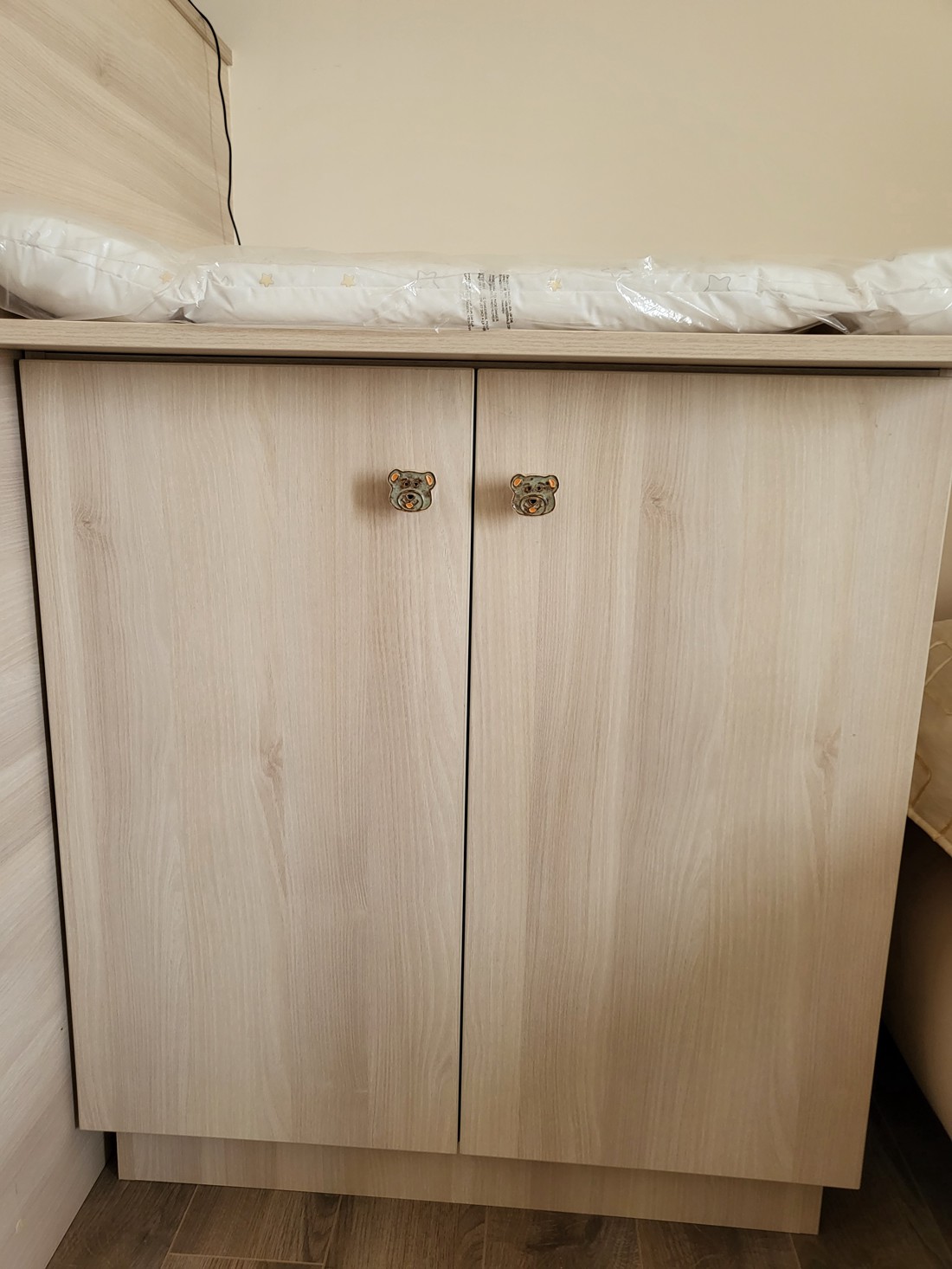 BÚTORGOMB urs - casă & stil de viață - mobilier artizanal - mânere și butoane de mânere de mobilă - Artynos.ro