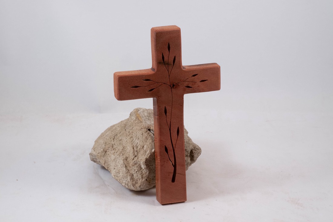 Cruce din lemn cu model, cruce de perete  - casă & stil de viață - accesorii religioase - cruce - Artynos.ro