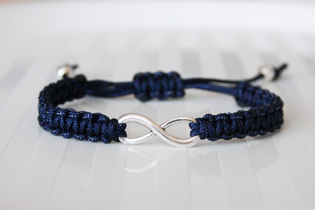 Brățară macramé împletită - Infinity albastru închis -  - Artynos.ro