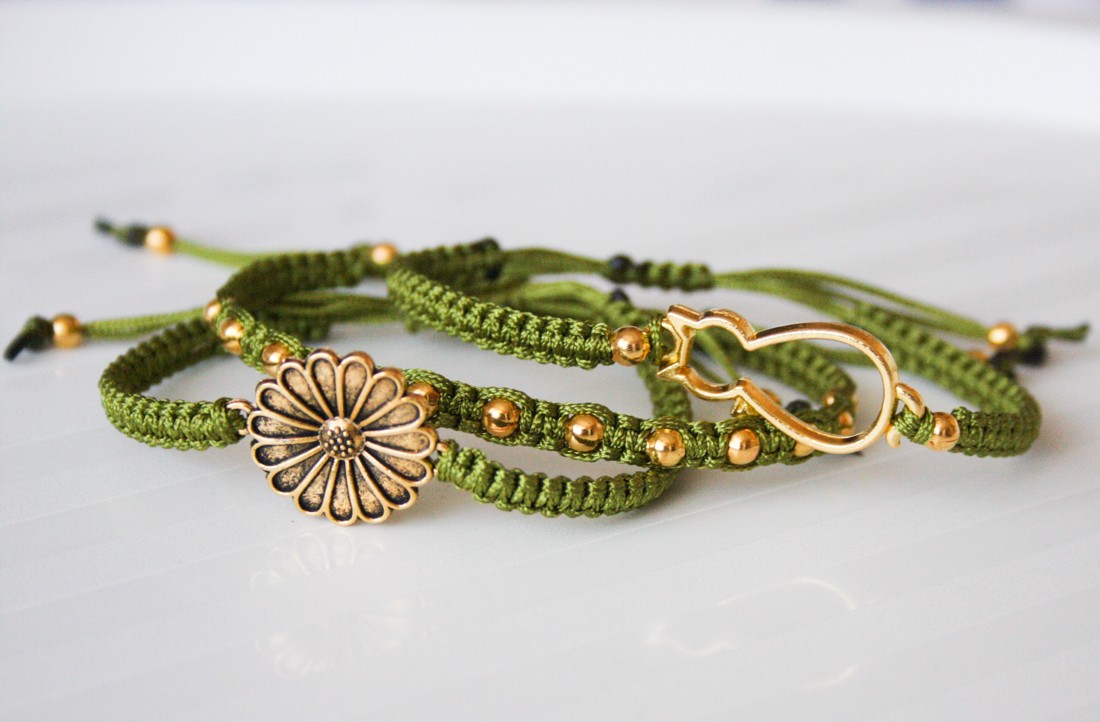 Brățară macramé împletită - Mărgele verde măsliniu - - Artynos.ro Brățară macramé împletită - Mărgele verde măsliniu - - Artynos.ro