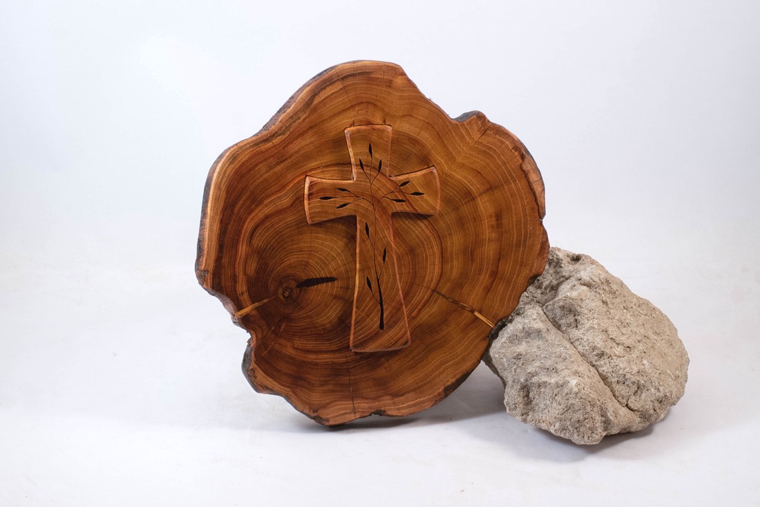 Cruce modelată, decorațiuni de perete cu cruce din lemn - - Artynos.ro Cruce modelată, decorațiuni de perete cu cruce din lemn - - Artynos.ro