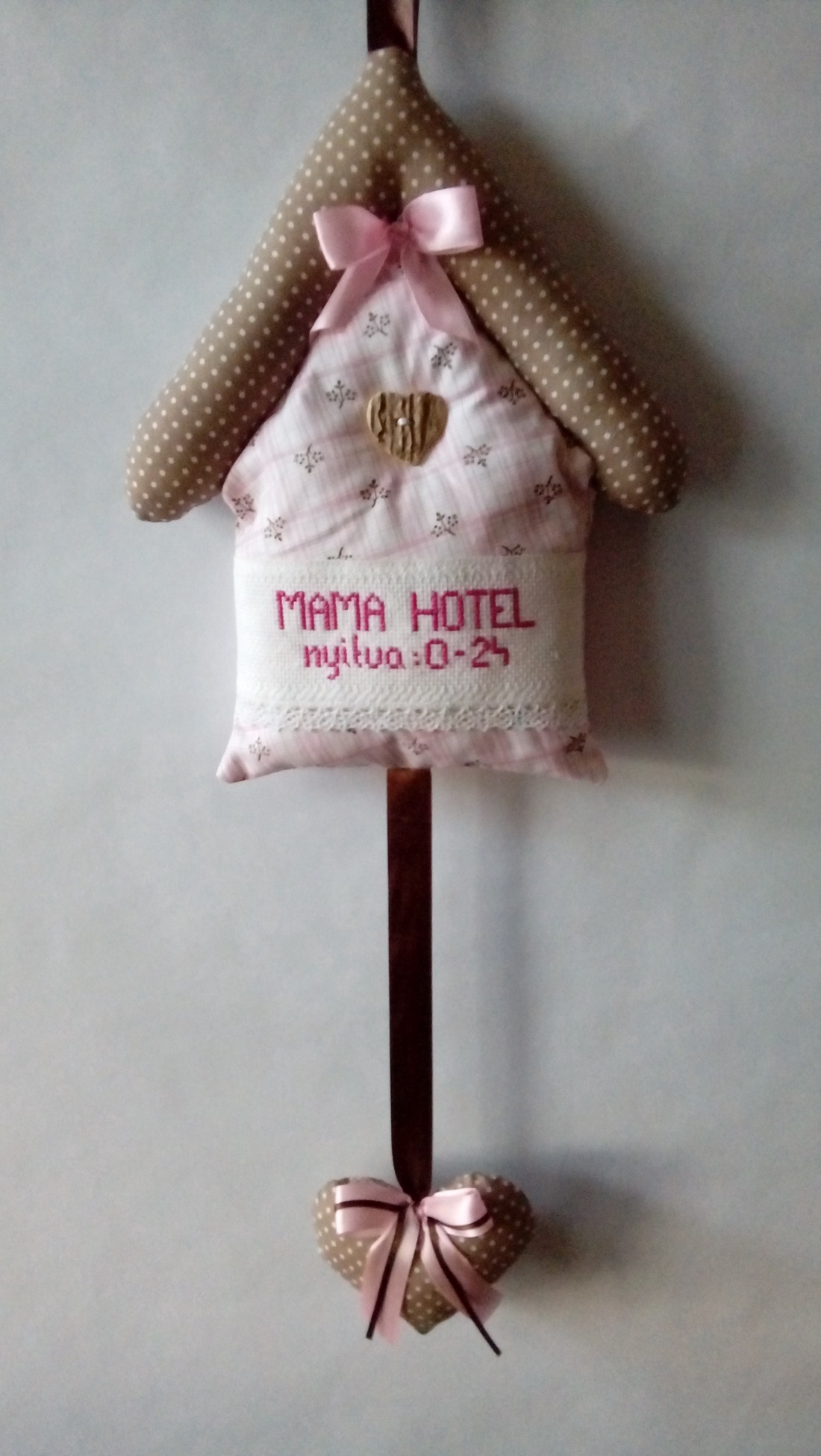 Decorarea ușii cabanei -  - Artynos.ro
