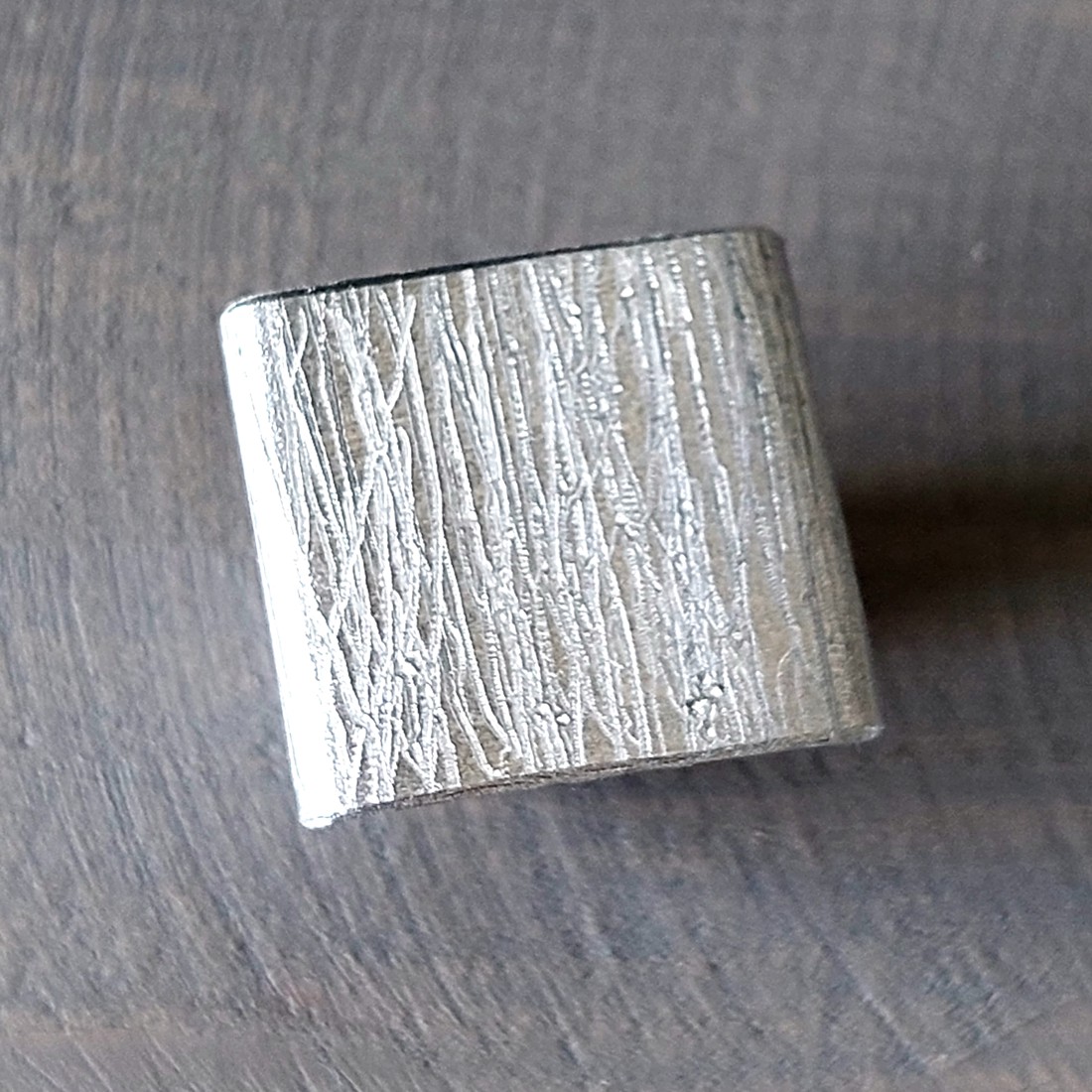 Inel extra minimalist din aluminiu -  - Artynos.ro Inel extra minimalist din aluminiu -  - Artynos.ro