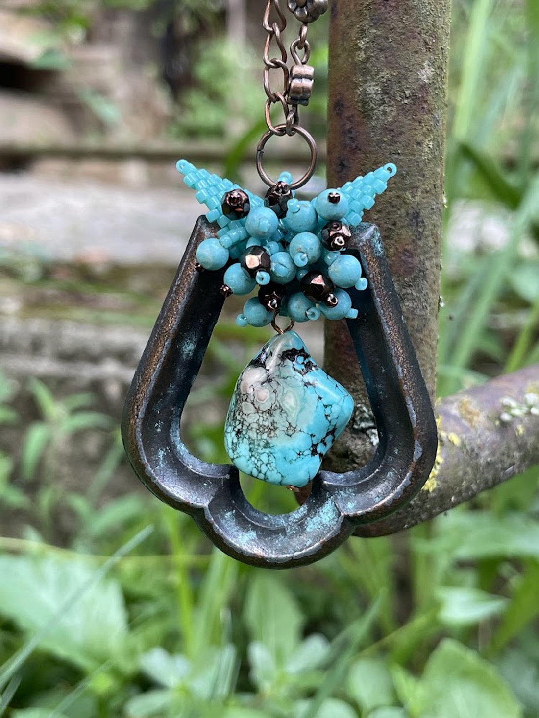 Colier handmade cu pietre turcoaz - bijuterii - coliere - coliere statement - Artynos.ro Colier handmade cu pietre turcoaz - bijuterii - coliere - coliere statement - Artynos.ro