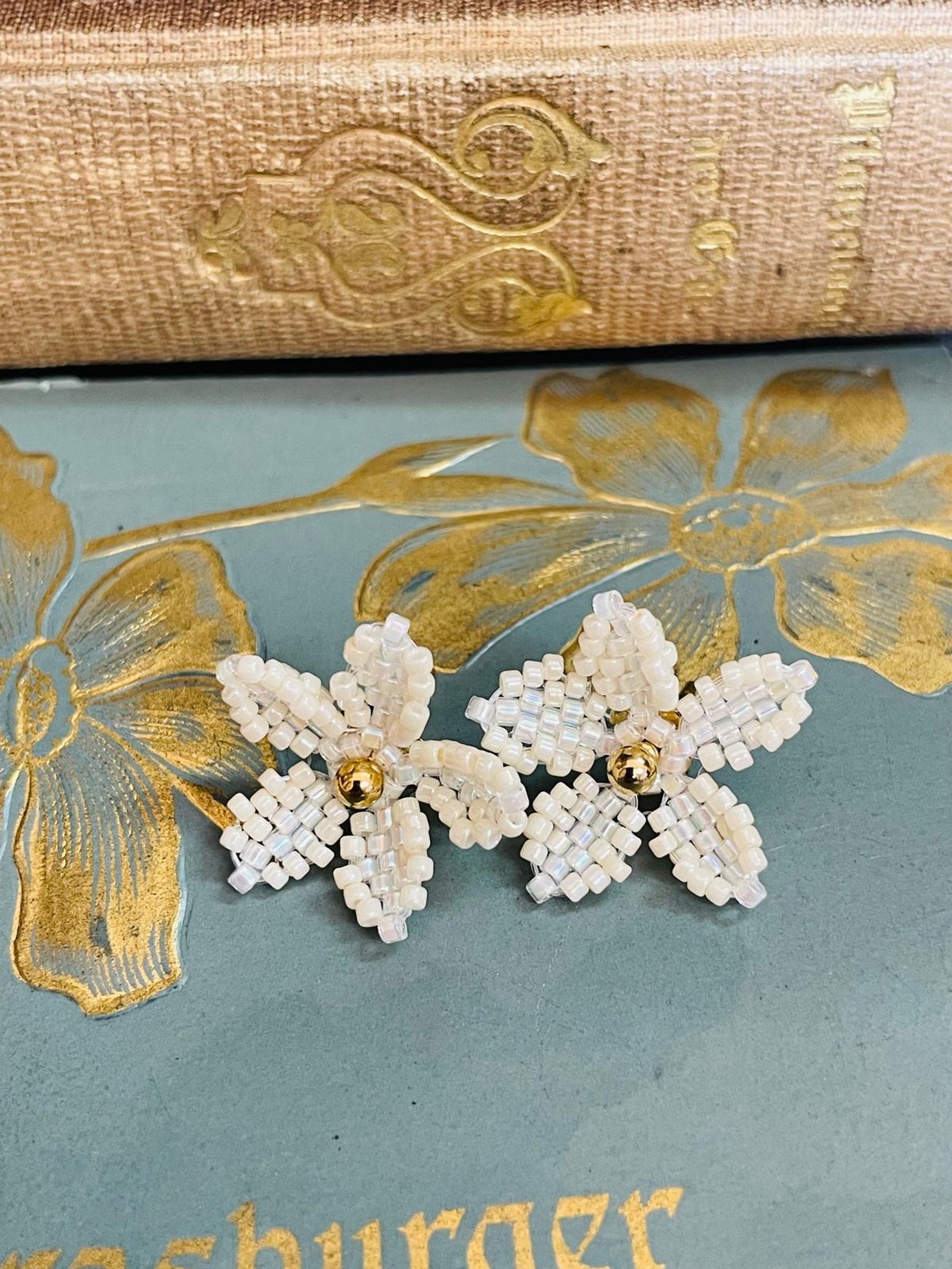 Cercei 4 în 1 cu perle de cultură - bijuterii - cercei - cercei și ornamente pentru urechi - Artynos.ro Cercei 4 în 1 cu perle de cultură - bijuterii - cercei - cercei și ornamente pentru urechi - Artynos.ro