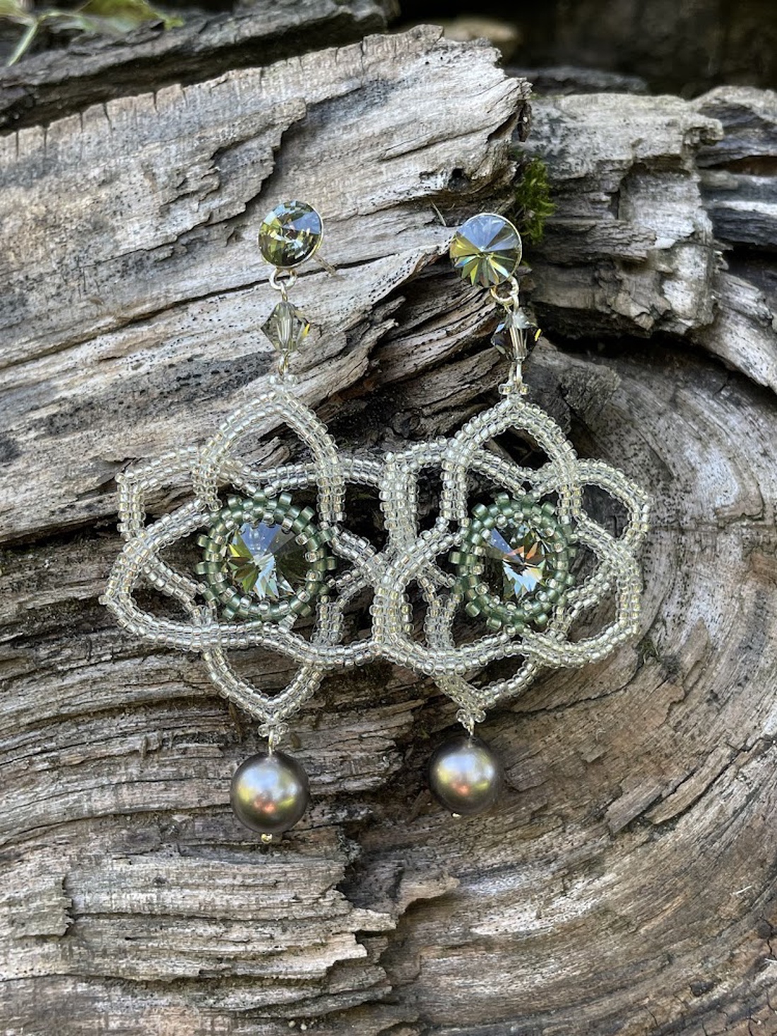 Cercei handmade Morning mist din argint i Swarovski - bijuterii - cercei - cercei și ornamente pentru urechi - Artynos.ro Cercei handmade Morning mist din argint i Swarovski - bijuterii - cercei - cercei și ornamente pentru urechi - Artynos.ro