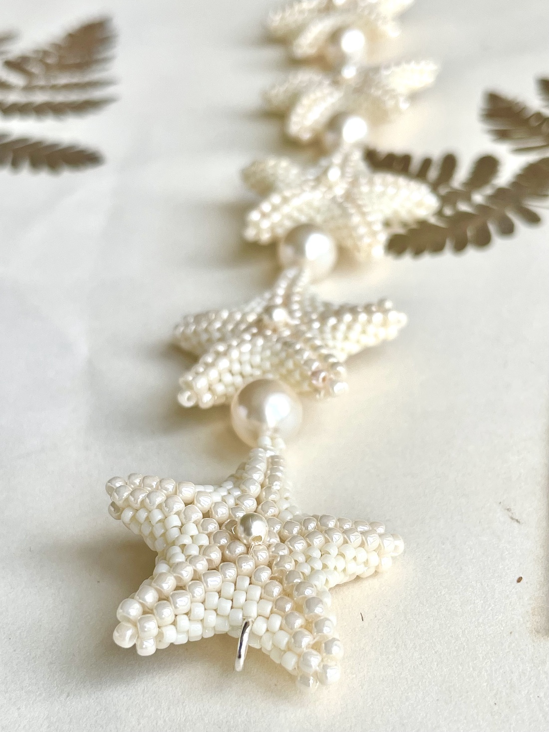 Brățară 'Starfish', cu perle Swarovski și argint, unicat - bijuterii - brățări - brățări din perle - Artynos.ro Brățară 'Starfish', cu perle Swarovski și argint, unicat - bijuterii - brățări - brățări din perle - Artynos.ro