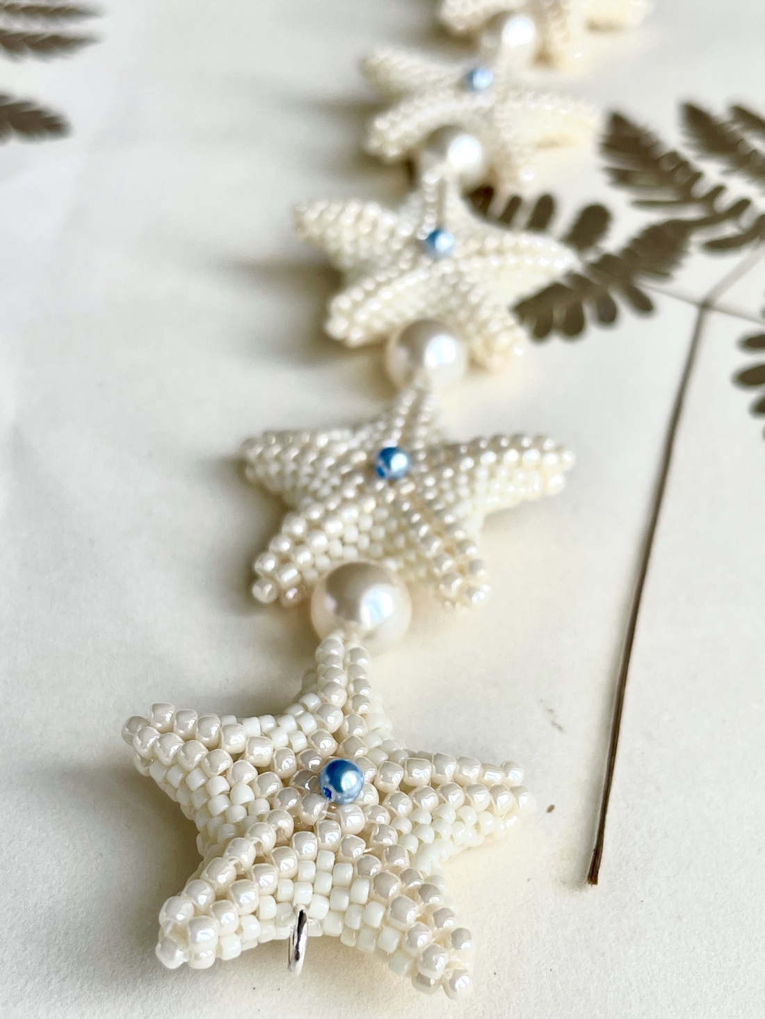 Brățară 'Starfish', cu perle Swarovski și argint, unicat - bijuterii - brățări - brățări din perle - Artynos.ro Brățară 'Starfish', cu perle Swarovski și argint, unicat - bijuterii - brățări - brățări din perle - Artynos.ro