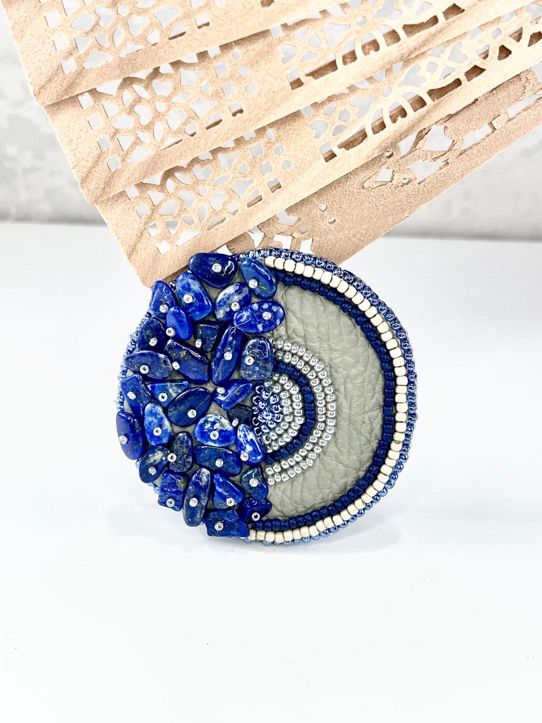 Bro�ă cu lapis lazuli - bijuterii - broșe - Artynos.ro