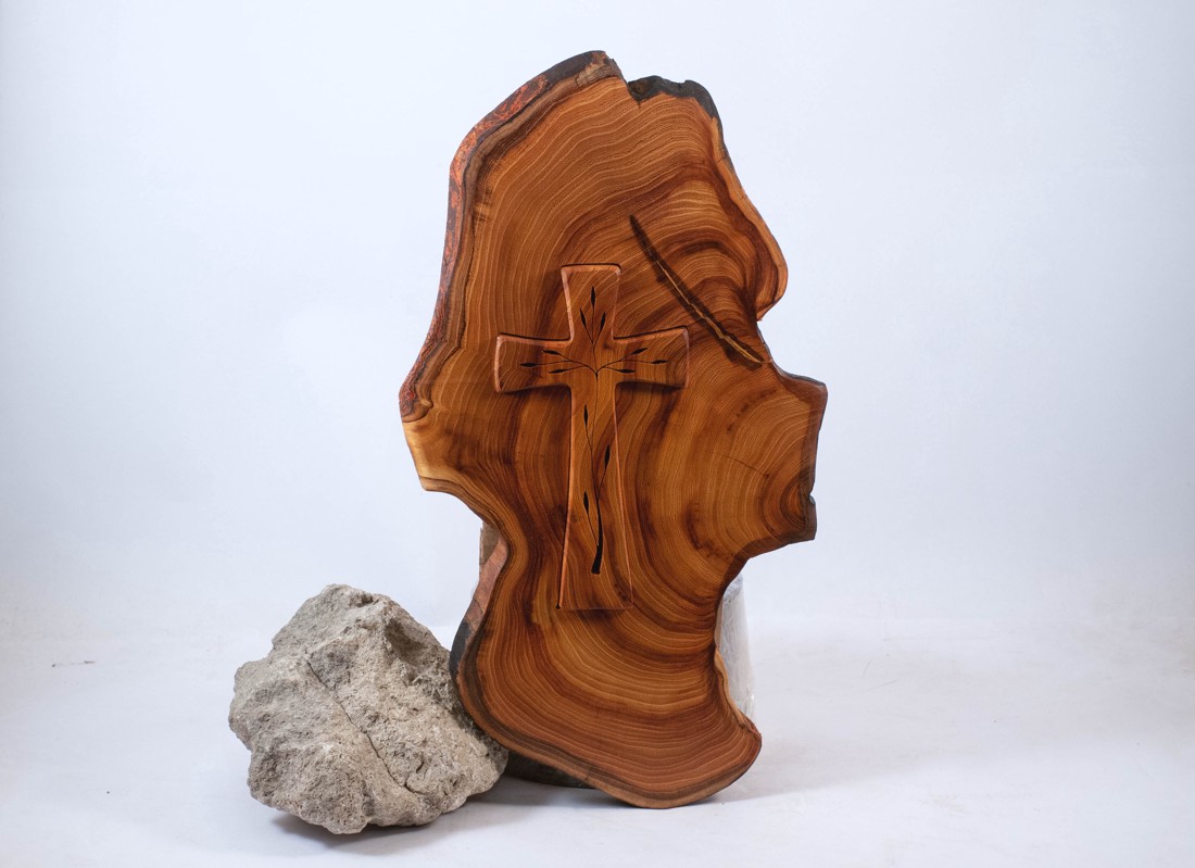 Cruce modelată, decorațiuni de perete cu cruce din lemn - - Artynos.ro Cruce modelată, decorațiuni de perete cu cruce din lemn - - Artynos.ro
